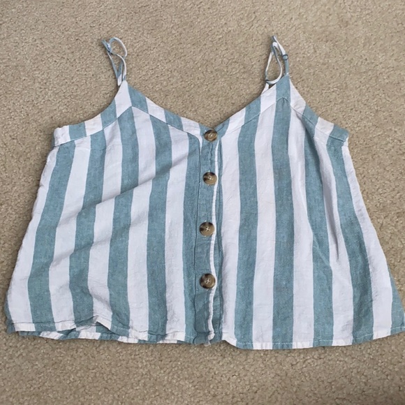 Abercrombie & Fitch Tops - Abercrombie and fitch crop top